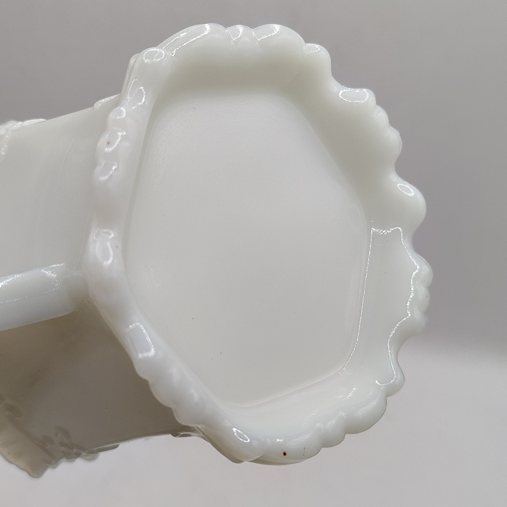 Vintage Westmoreland Opaline Milk Glass Lidded Sugar Bowl 5.5" - Picture 4 of 5